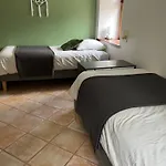 Clos Du Regrillon Guest house